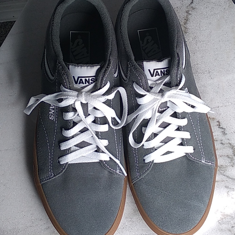 Men's Vans Size 10.5 (NWOT)